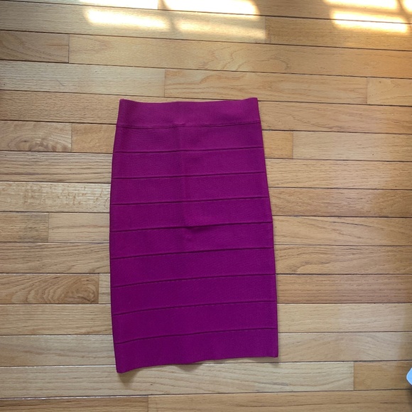 NWOT worn once, BCBG MAXAZARIA High Waist Bandage Skirt, Magenta, Xs - Picture 1 of 1
